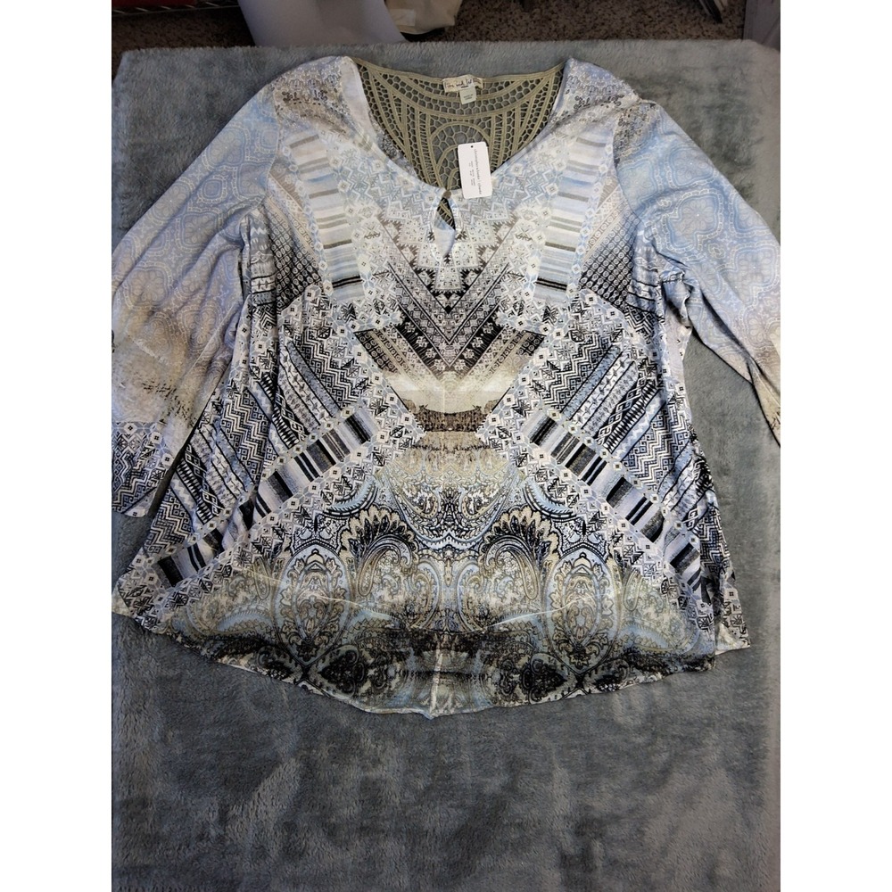 NWT Women's Live And Let Live 3XL‎ Geometric Print Blouse Top